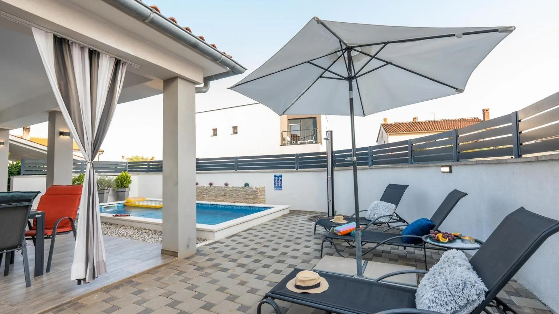 House Adeo With Private Pool, Pula Villa 0*,